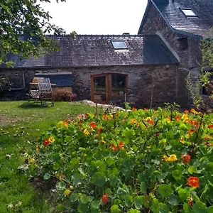 Chaleureuse Maisonnette Maison d'hôtes Lopérec