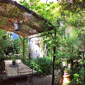 Au Puits De La Fontaine Maison d'hôtes Tavernes